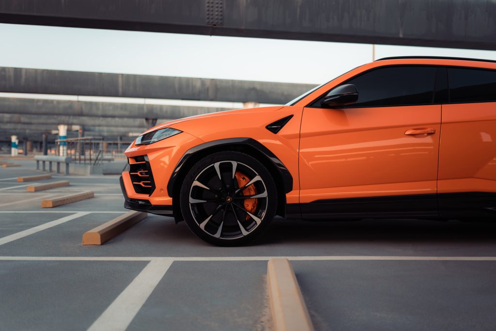 Lamborghini Urus Orange