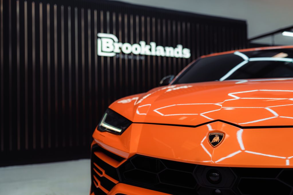 Lamborghini Urus Orange