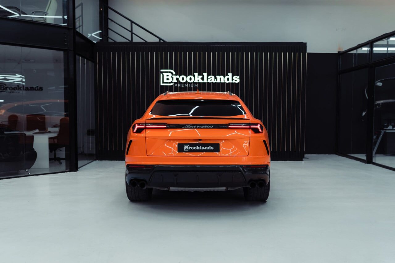 Lamborghini Urus Orange