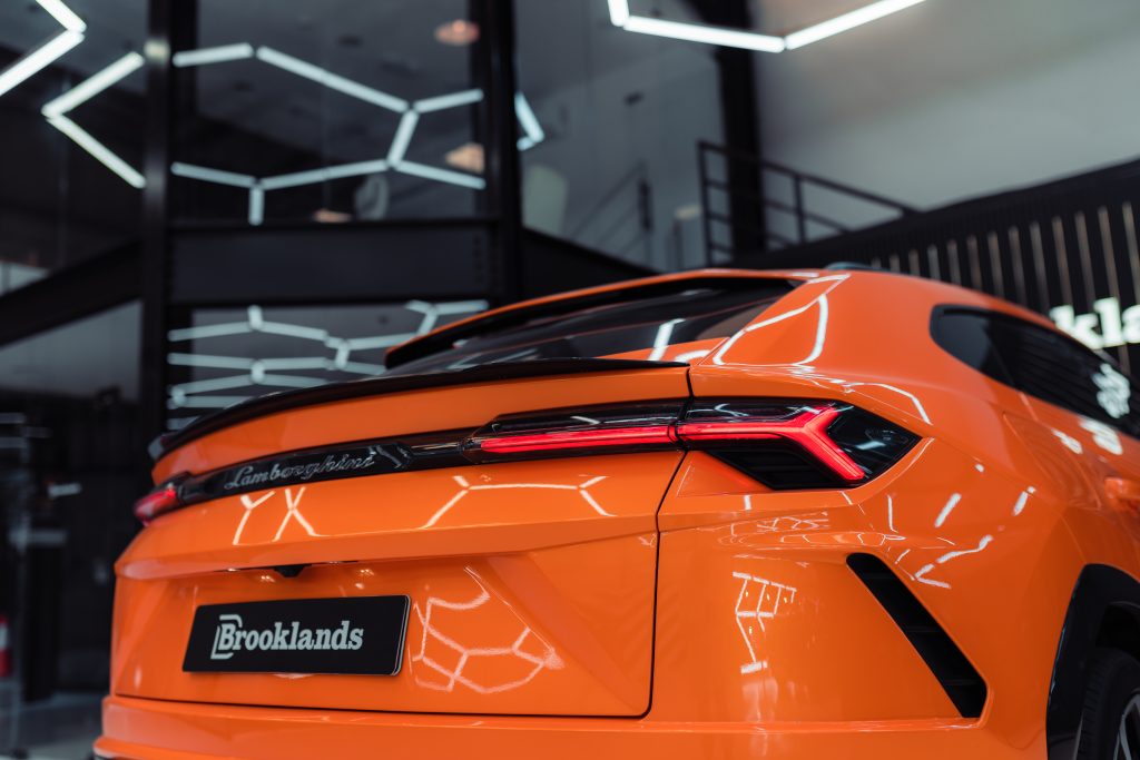 Lamborghini Urus Orange