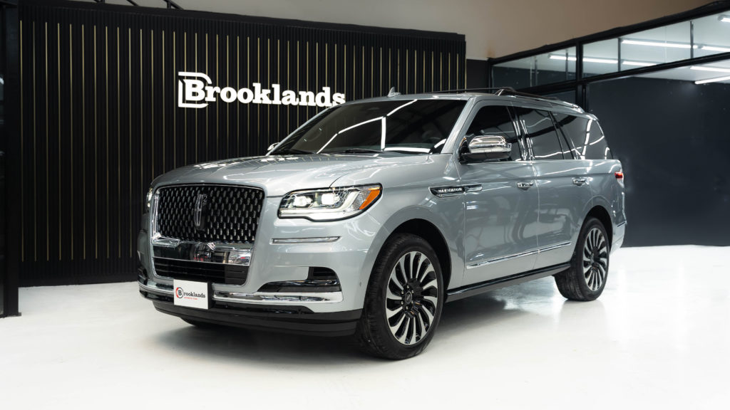 Lincoln Navigator Grey