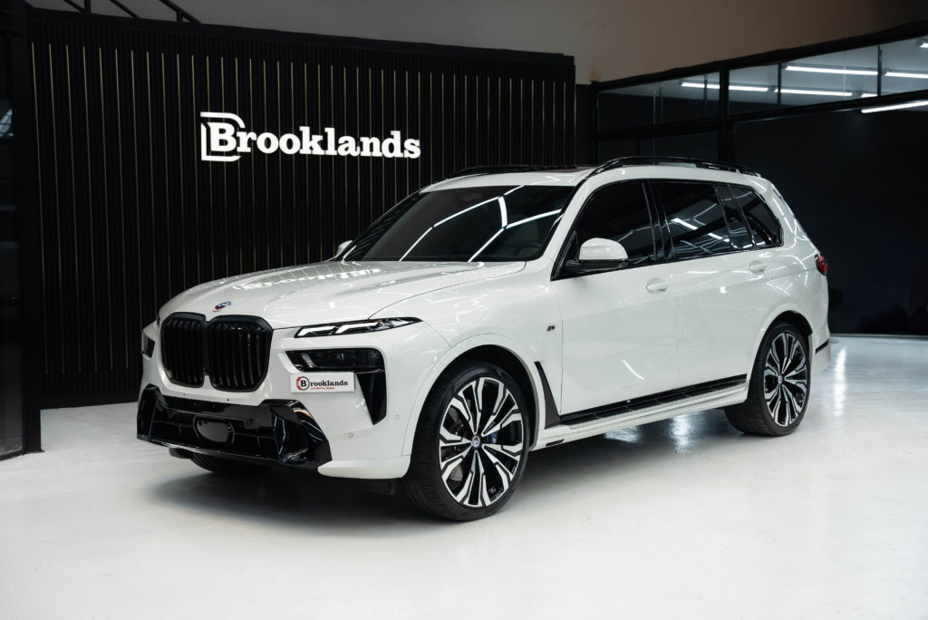 BMW X7 White Restyling