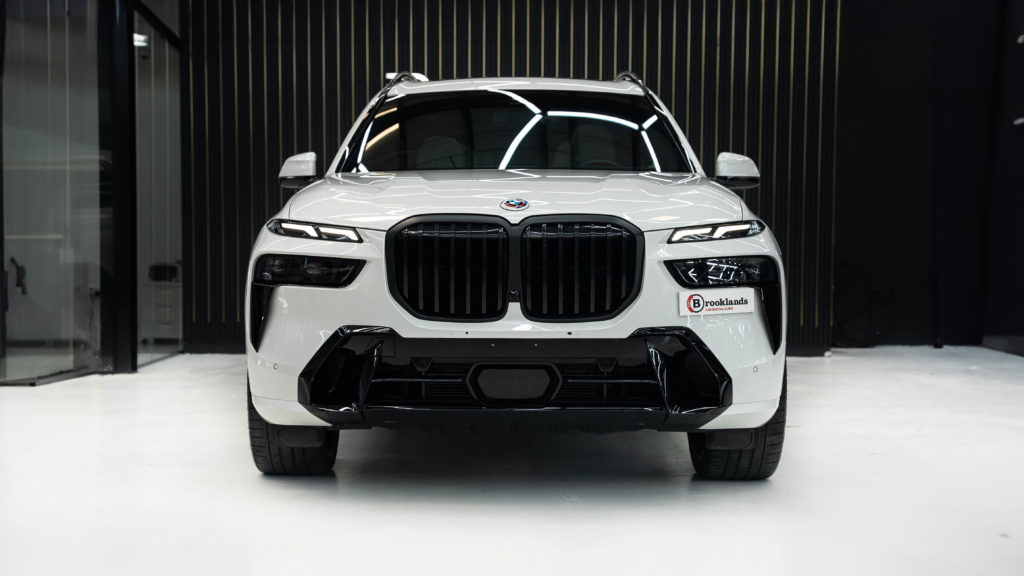 BMW X7 White Restyling