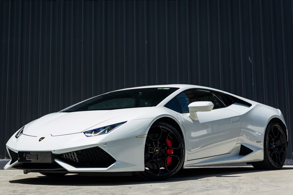 Lamborghini Huracan White