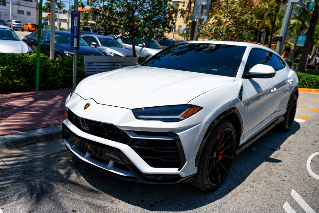 Lamborghini Urus White