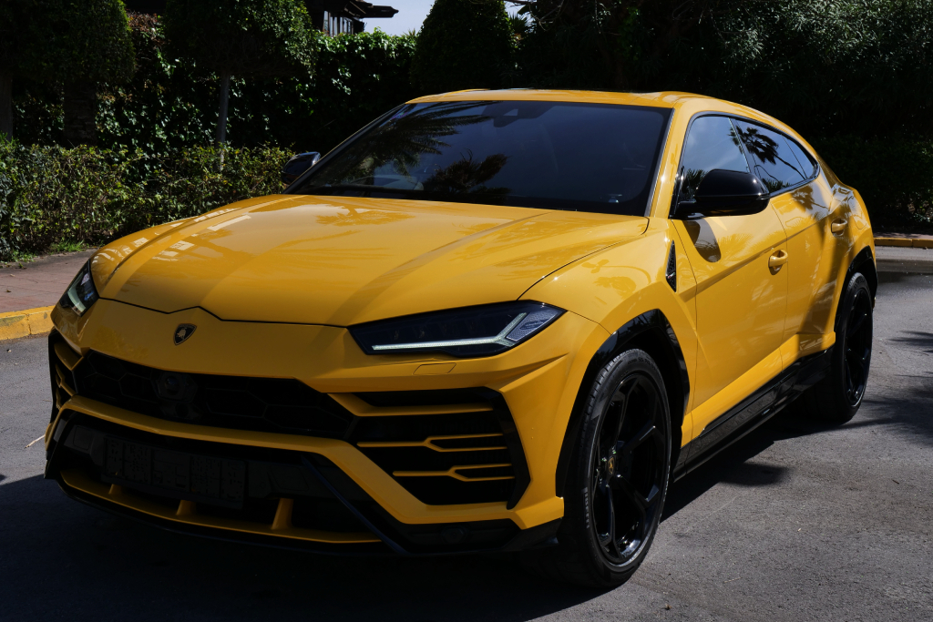 Lamborghini Urus Yellow