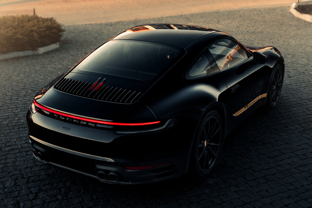 Porsche 911 Carrera Black