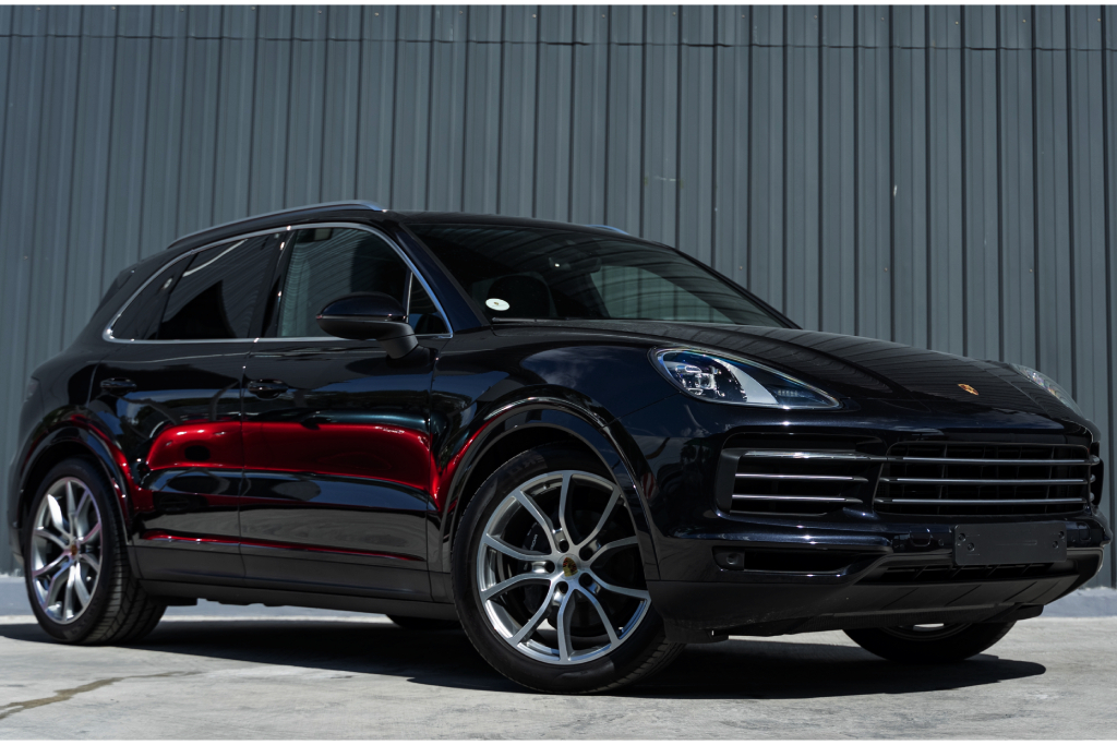 Porsche Cayenne Black