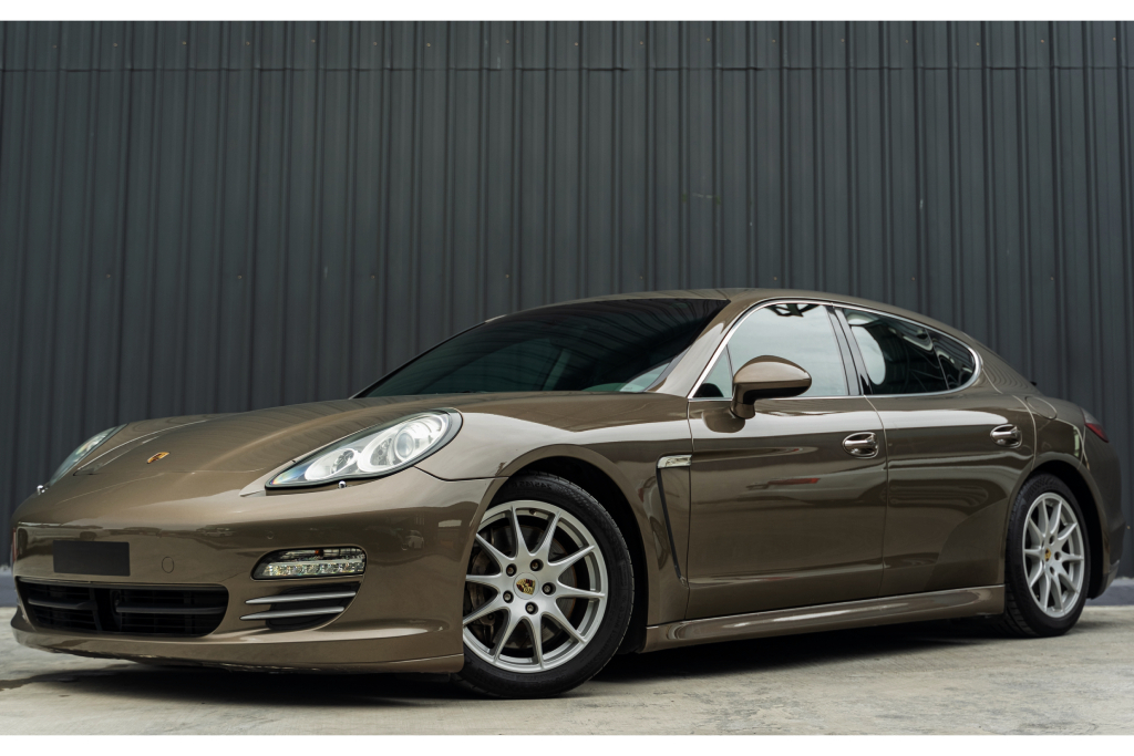 Porsche Panamera Brown