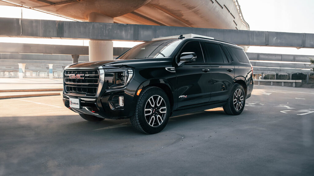 GMC Yukon V8 Black