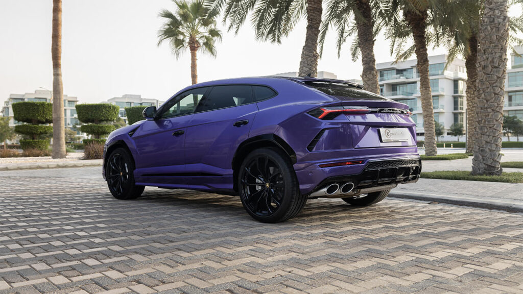 Lamborghini Urus Violet