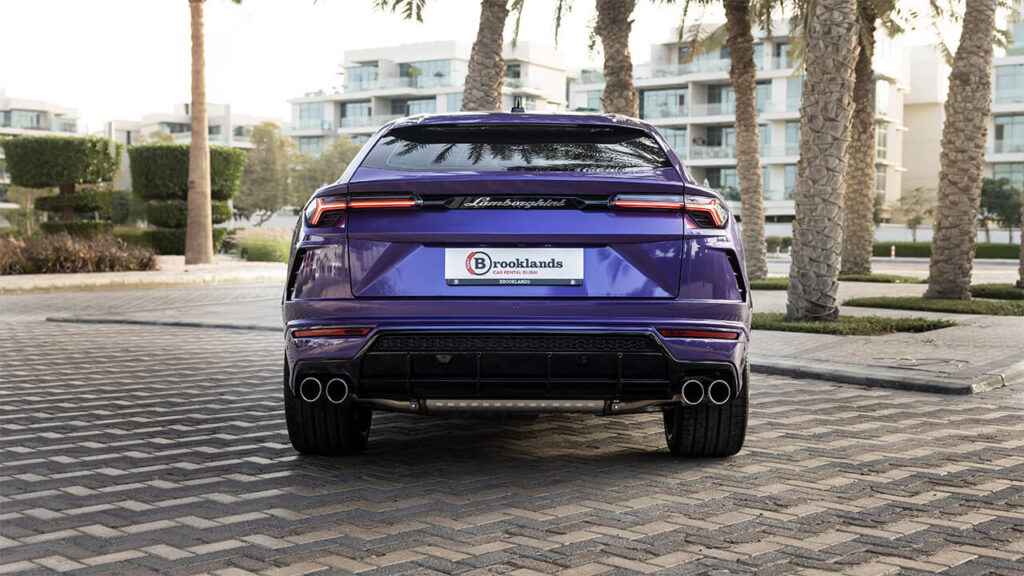 Lamborghini Urus Violet