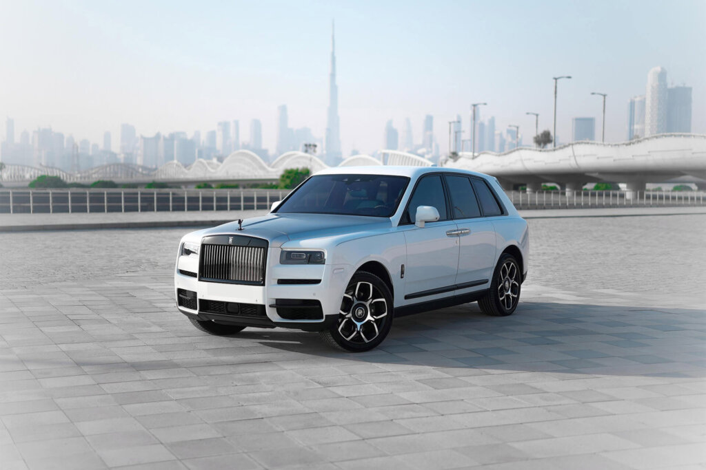 Rolls Royce Cullinan Black Badge White