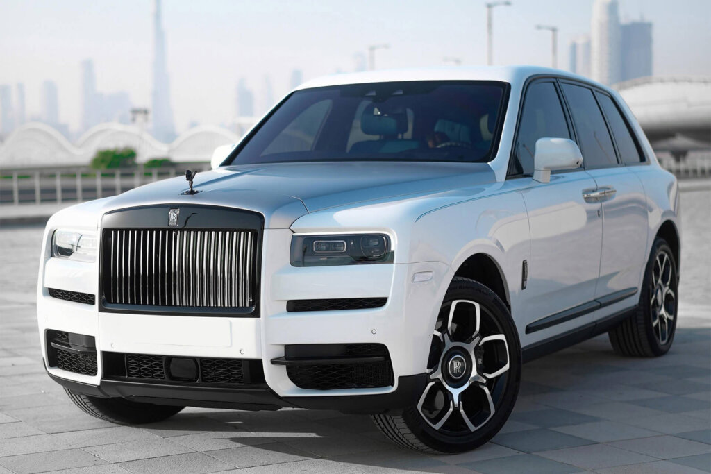 Rolls Royce Cullinan Black Badge White