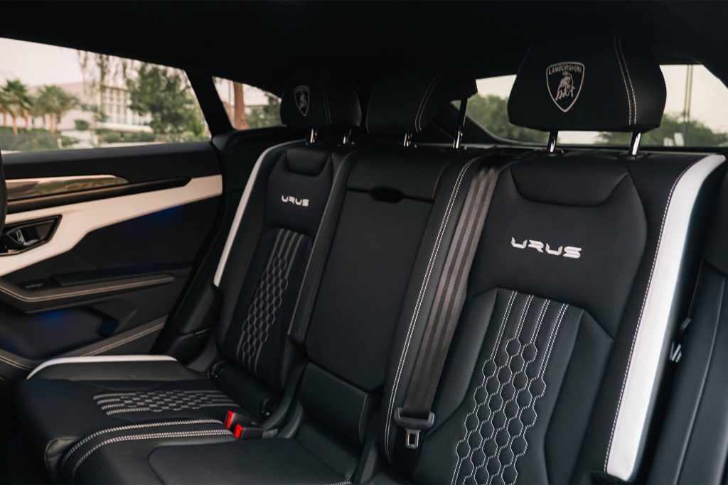 Lamborghini Urus S Nero Helene Metallic