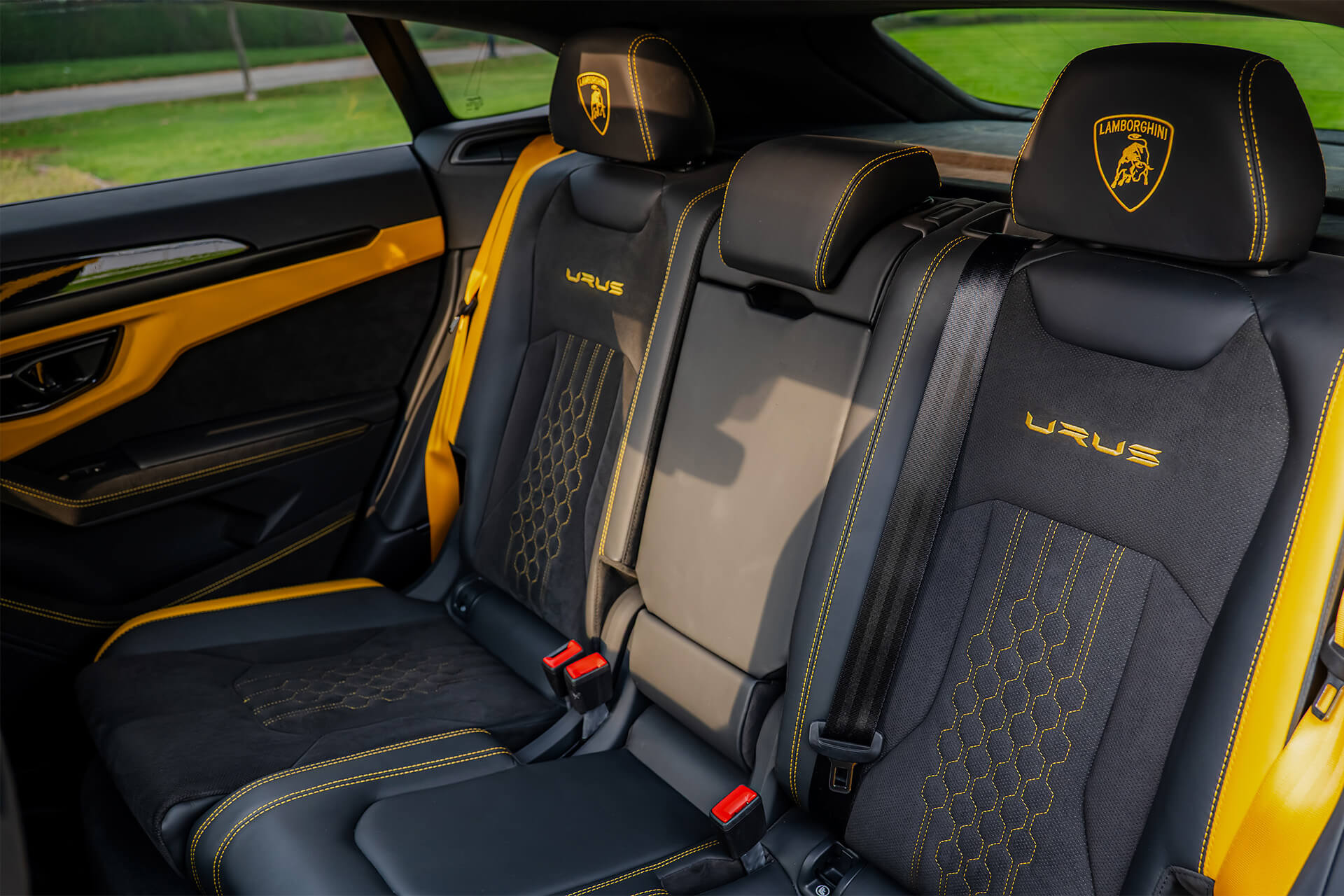 Lamborghini Urus S Giallo Auge