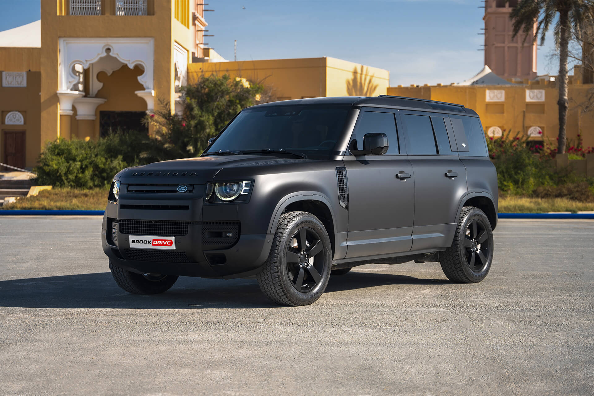 Land Rover Defender Matte Black