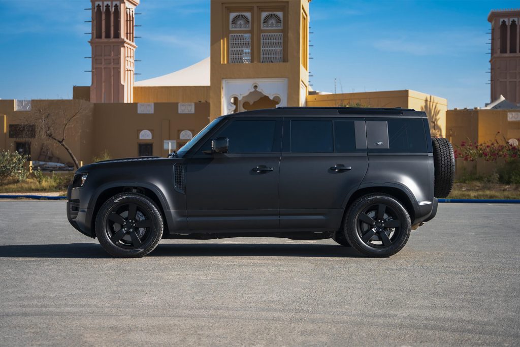 Land Rover Defender Matte Black