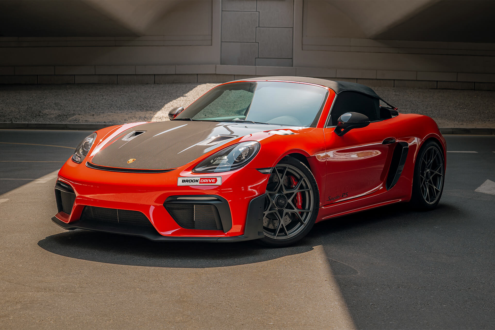 Porsche 718 Spyder RS Guards Red