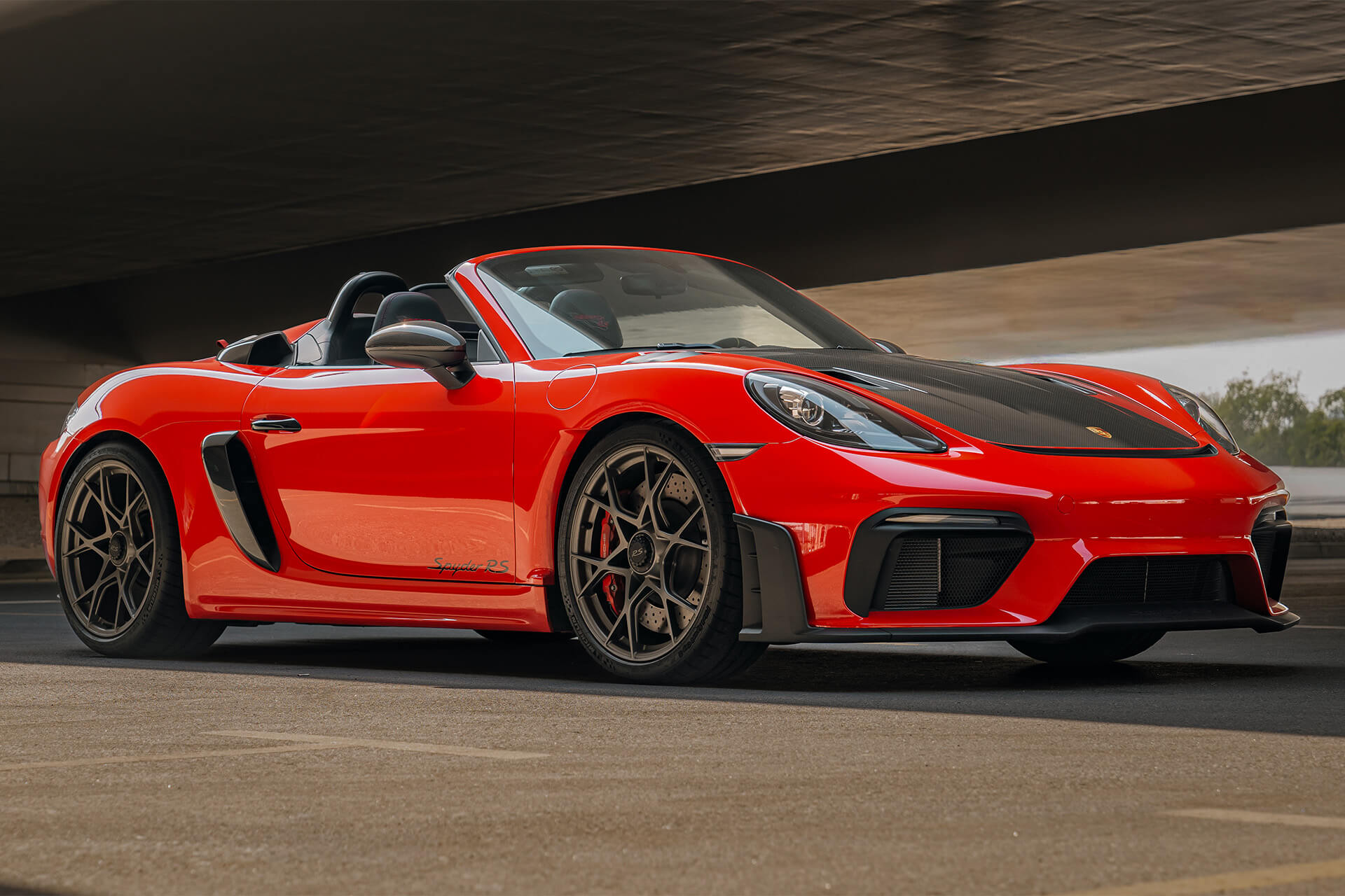 Porsche 718 Spyder RS Guards Red