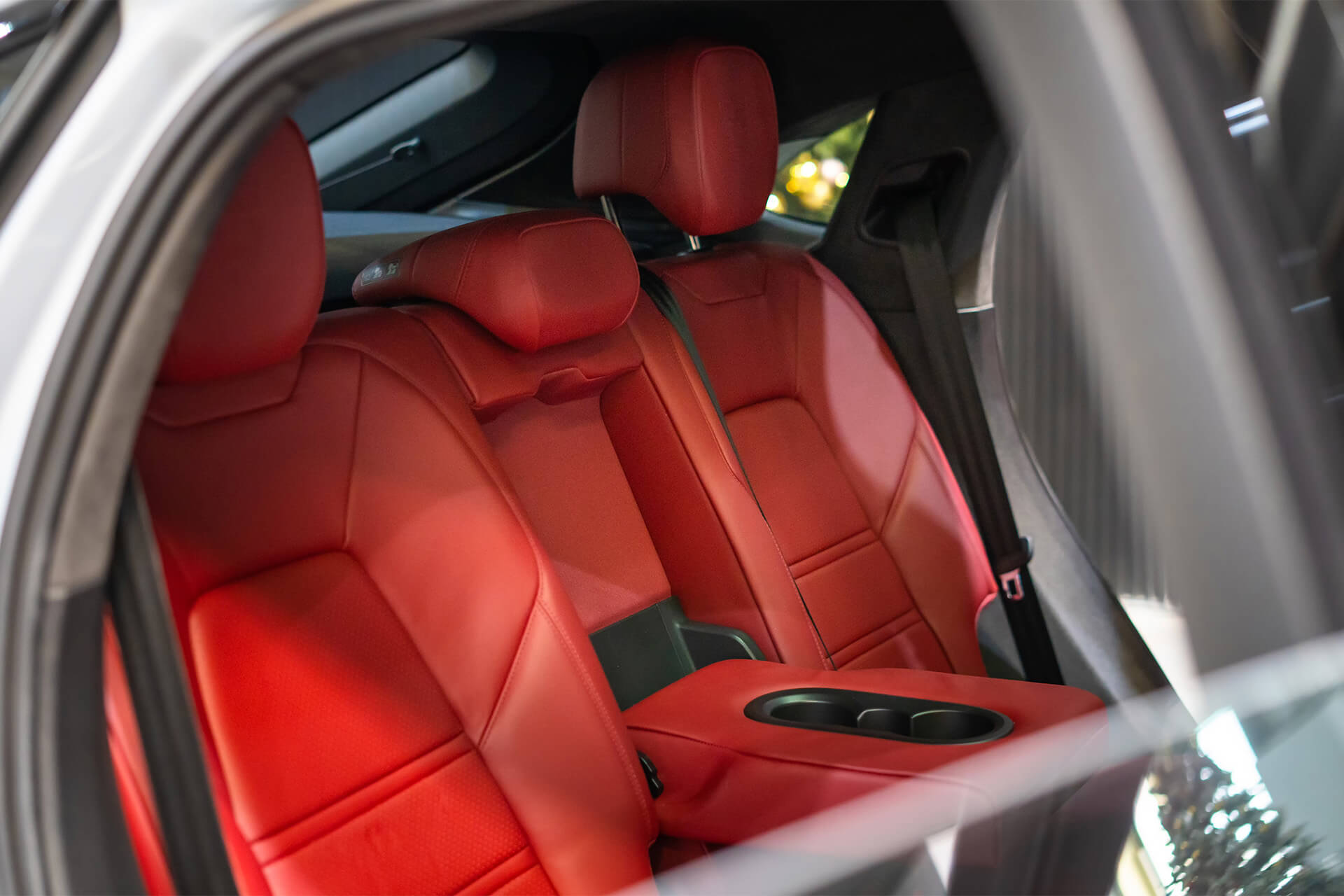 Porsche Cayenne GTS Coupe Dolomite Silver Metallic